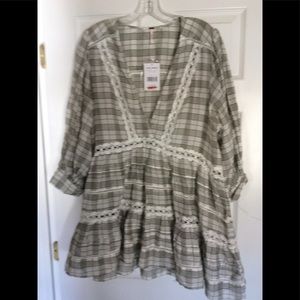 Free People tiered top. Sz L NWT